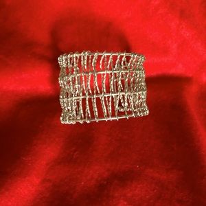 BRACELET-SILVER TWISTED WIRE LOOK-EASY TO SLIP-ON